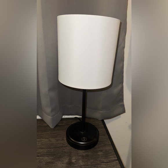 Lamp - Picture 3 of 3